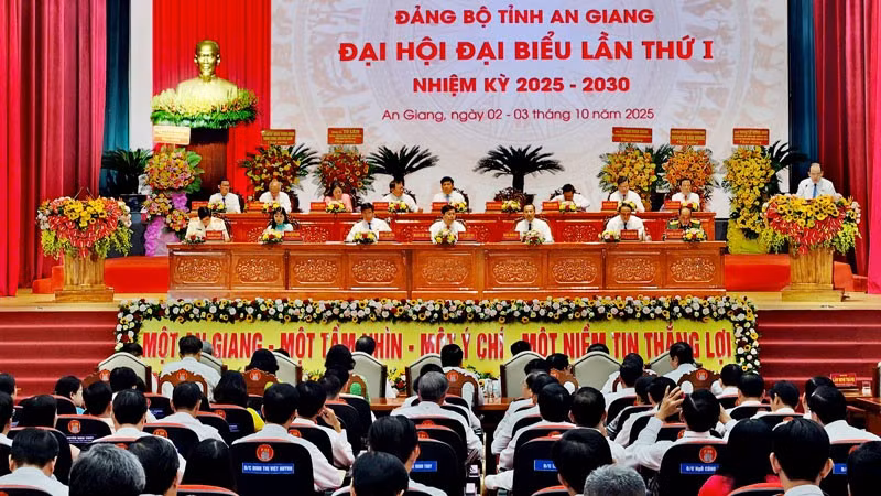 Quang cảnh phiên trù bị.