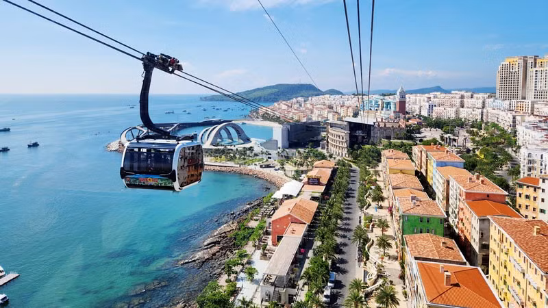 Năm 2025, Ban Chấp hành Đảng bộ tỉnh An Giang đã chỉ đạo hoàn thành 24/26 chỉ tiêu chủ yếu. (Trong ảnh: Cáp treo Hòn Thơm, đặc khu Phú Quốc) 