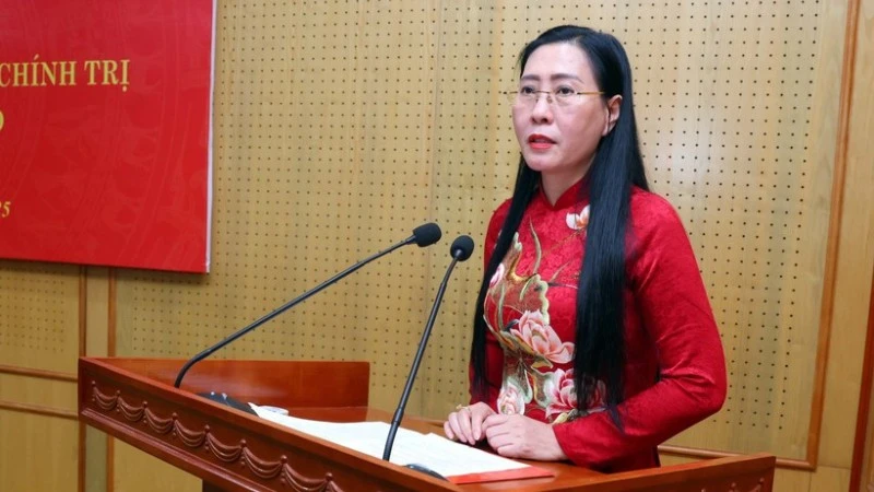 Phó Trưởng ban Tổ chức Trung ương Bùi Thị Quỳnh Vân phát biểu. (Ảnh: Phạm Kiên/TTXVN)