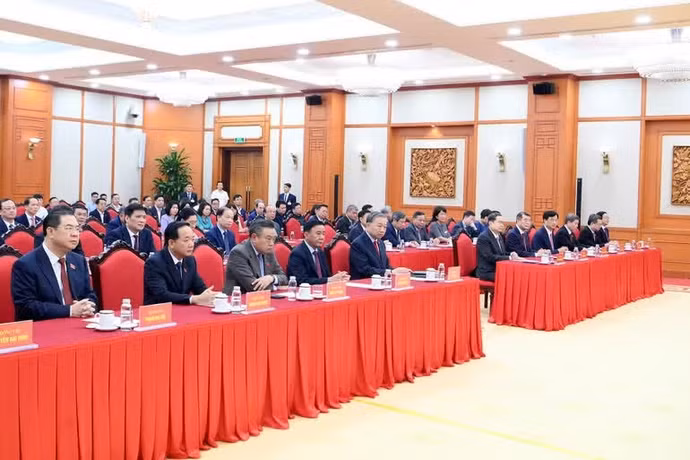 Tổng Bí thư, Chủ tịch nước Tô Lâm và các đồng chí lãnh đạo Đảng, Nhà nước, các đại biểu tham dự hội nghị. (Ảnh: ĐĂNG KHOA)