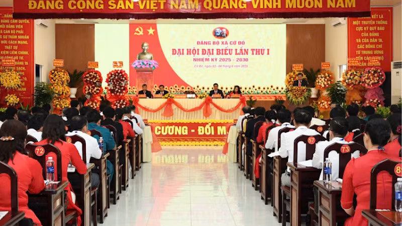 Cờ Đỏ khát vọng phát triển trên nền tảng đoàn kết và đổi mới