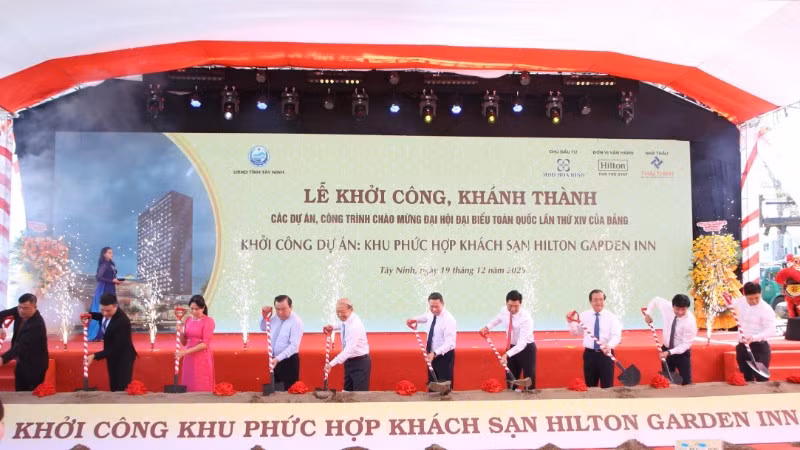 Lãnh đạo tỉnh Tây Ninh và nhà đầu tư động thổ khởi công Khu phức hợp khách sạn phức hợp Hilton Garden INN.
