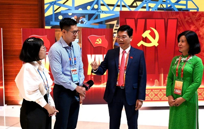 Phó Bí thư Thường trực Tỉnh ủy, Chủ tịch Hội đồng nhân dân tỉnh Tây Ninh Nguyễn Mạnh Hùng đã trả lời phỏng vấn Báo chí