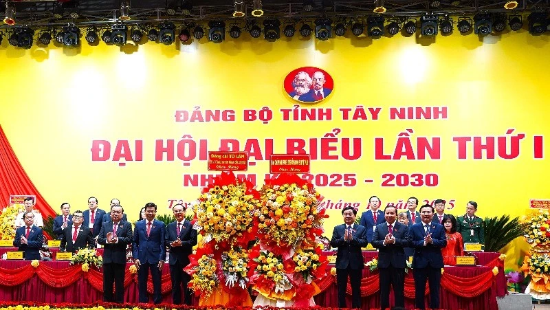 Nghị quyết Đại hội Đảng bộ tỉnh Tây Ninh lần thứ I, nhiệm kỳ 2025-2030 đã xác định “Phát triển kinh tế đi đôi với tiến bộ và công bằng xã hội; phát triển văn hóa, con người”