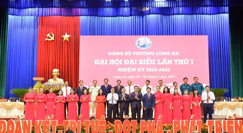 Đại hội Đại biểu Đảng bộ phường Long An lần thứ I, nhiệm kỳ 2025-2030 đã xác định rõ khẩu hiệu hành động: “Đoàn kết-Trí tuệ-Đột phá-Phát triển”