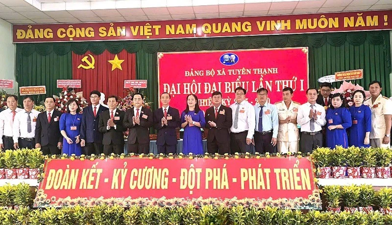Đảng bộ và Nhân dân xã Tuyên Thạnh quyết tâm phát huy truyền thống cách mạng, khơi dậy mạnh mẽ tinh thần đại đoàn kết toàn dân tộc, chung sức, đồng lòng xây dựng quê hương ngày càng giàu đẹp, văn minh