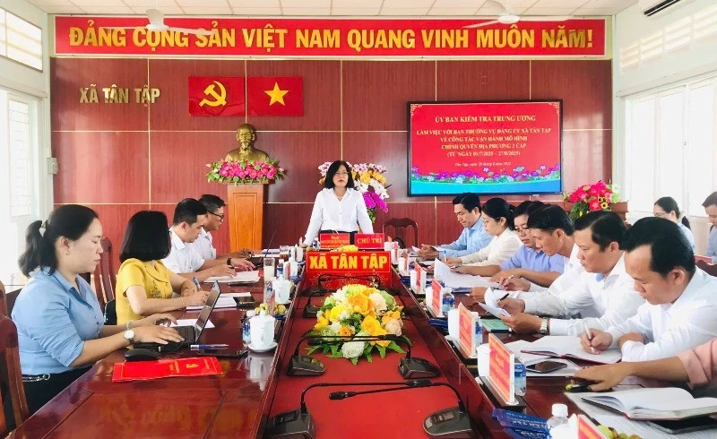 Đoàn giám sát Ủy ban Kiểm tra Trung ương giám sát chính quyền hai cấp tại xã Tân Tập, Tây Ninh