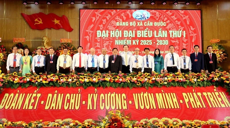 Nghị quyết Đại hội Đảng bộ xã nhiệm kỳ 2025-2030 xác định nhiệm vụ trọng tâm là xây dựng hệ thống chính trị trong sạch, vững mạnh để hiện thực hóa khát vọng phát triển nhanh và giàu đẹp