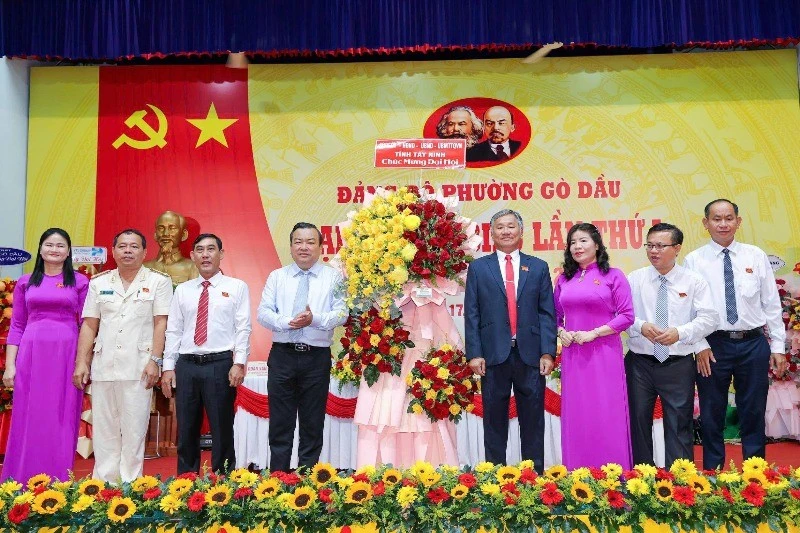 Phó Bí thư Tỉnh ủy, Trưởng Đoàn Đại biểu Quốc hội Tây Ninh Phạm Hùng Thái chúc mừng Đại hội đại biểu Đảng bộ phường Gò Dầu lần thứ I, nhiệm kỳ 2025-2030