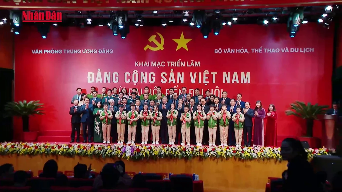 [Video] Tổng Bí thư Tô Lâm dự triển lãm “Đảng Cộng sản Việt Nam - Từ Đại hội đến Đại hội”
