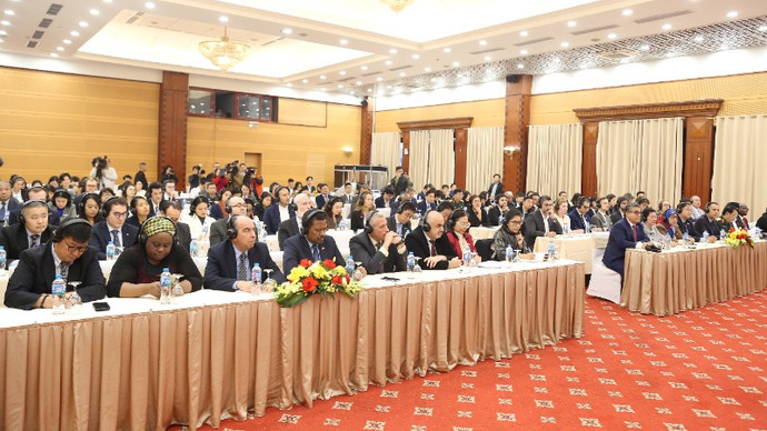 Các đại biểu đến dự buổi thông báo. (Ảnh: Báo Thế giới và Việt Nam) img-9066-8571.jpg