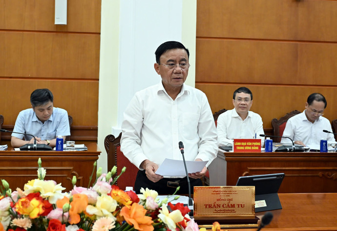 Đồng chí Trần Cẩm Tú chủ trì Tổ Công tác số 4 làm việc với Ban Thường vụ các tỉnh: Vĩnh Long, Thái Nguyên. (Ảnh: DUY LINH)