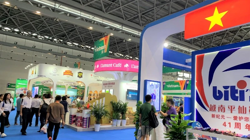 Gian hàng Việt Nam tại một hội chợ lớn ở Trung Quốc (Ảnh minh họa)