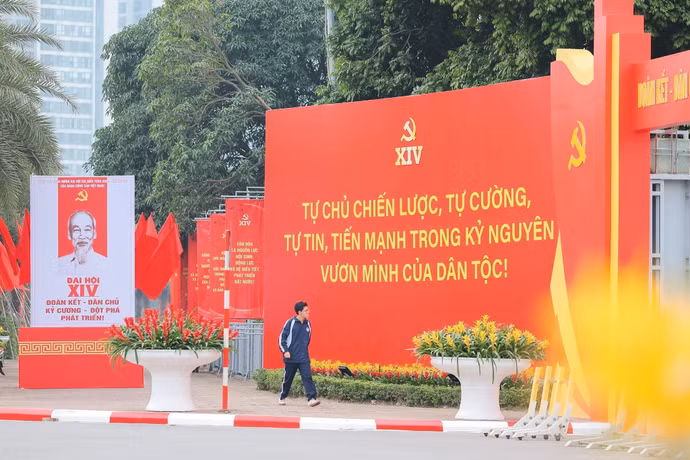 vna-potal-dai-hoi-xiv-cua-dang-ruc-ro-co-hoa-chao-mung-dai-hoi-xiv-8534359.jpg
