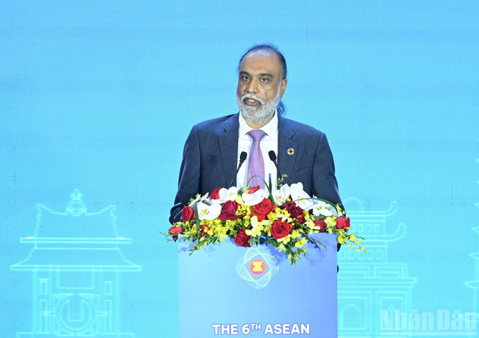 Phó Tổng thư ký Liên hợp quốc kiêm Đặc phái viên của Tổng thư ký Liên hợp quốc về công nghệ Amandeep Singh Gill phát biểu tại Hội nghị Bộ trưởng số ASEAN lần thứ 6. Ảnh: TRẦN HẢI