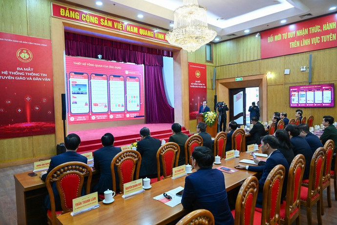 Quang cảnh Lễ ra mắt App TGDV trên điện thoại di động. (Ảnh: DUY LINH)