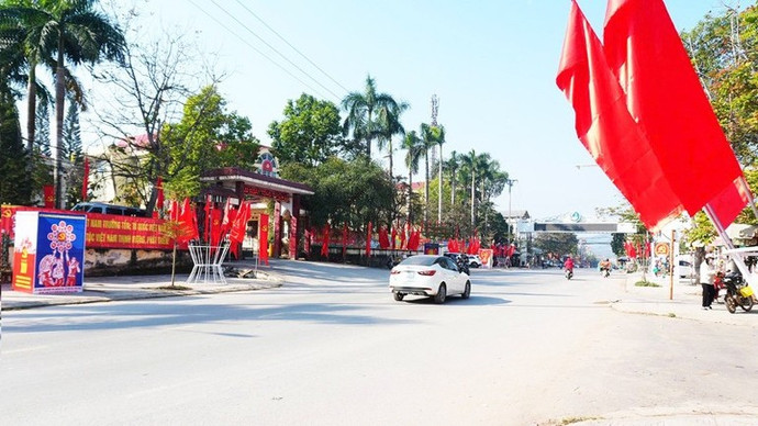 Trung tâm xã Sơn Động công tác trang hoàng chào mừng Đại hội đã hoàn tất.