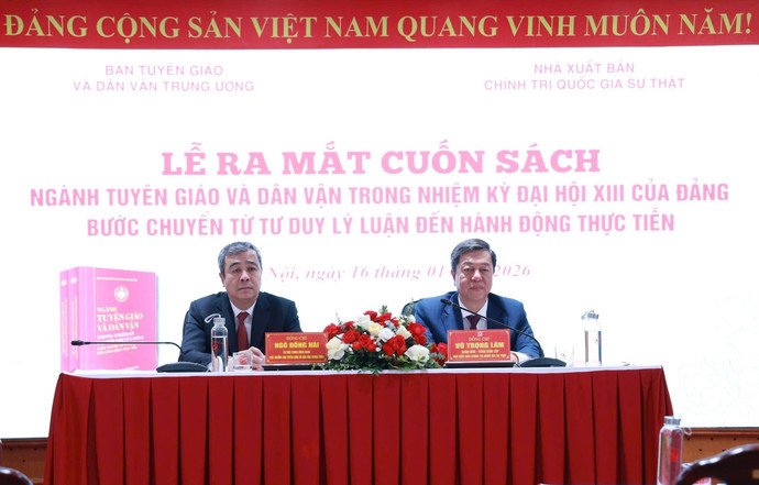 vna-potal-ra-mat-sach-nganh-tuyen-giao-va-dan-van-buoc-chuyen-tu-tu-duy-ly-luan-den-hanh-dong-thuc-tien-8534712.jpg