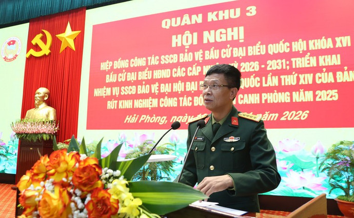 Đại tá Ngô Văn Khanh, Đoàn trưởng Đoàn An ninh 4 (Cục Bảo vệ An ninh Quân đội) phát biểu tại hội nghị.