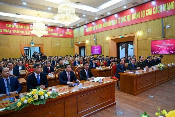 Thường trực Ban Bí thư Trần Cẩm Tú và các đại biểu dự buổi lễ. (Ảnh: DUY LINH)