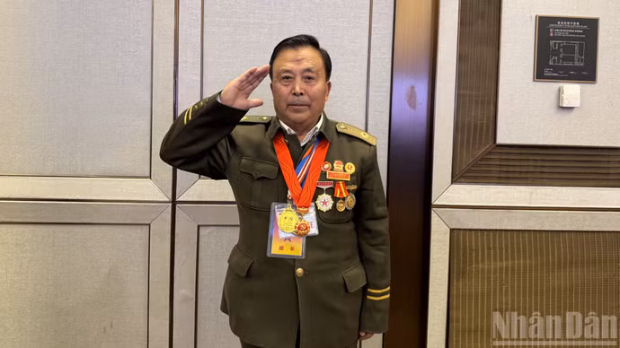 Ông Trương Văn Bân, Trưởng đoàn cựu chiến binh Trung Quốc giúp Việt Nam trong kháng chiến chống Mỹ tại Lễ kỷ niệm 75 năm thiết lập quan hệ ngoại giao Việt Nam-Trung Quốc tổ chức ở Bắc Kinh.