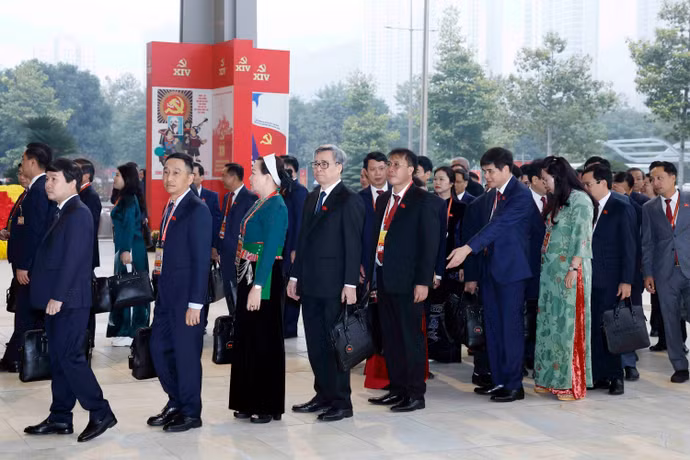 vna-potal-cac-dai-bieu-du-phien-hop-tru-bi-dai-hoi-dang-toan-quoc-lan-thu-xiv-8537880.jpg