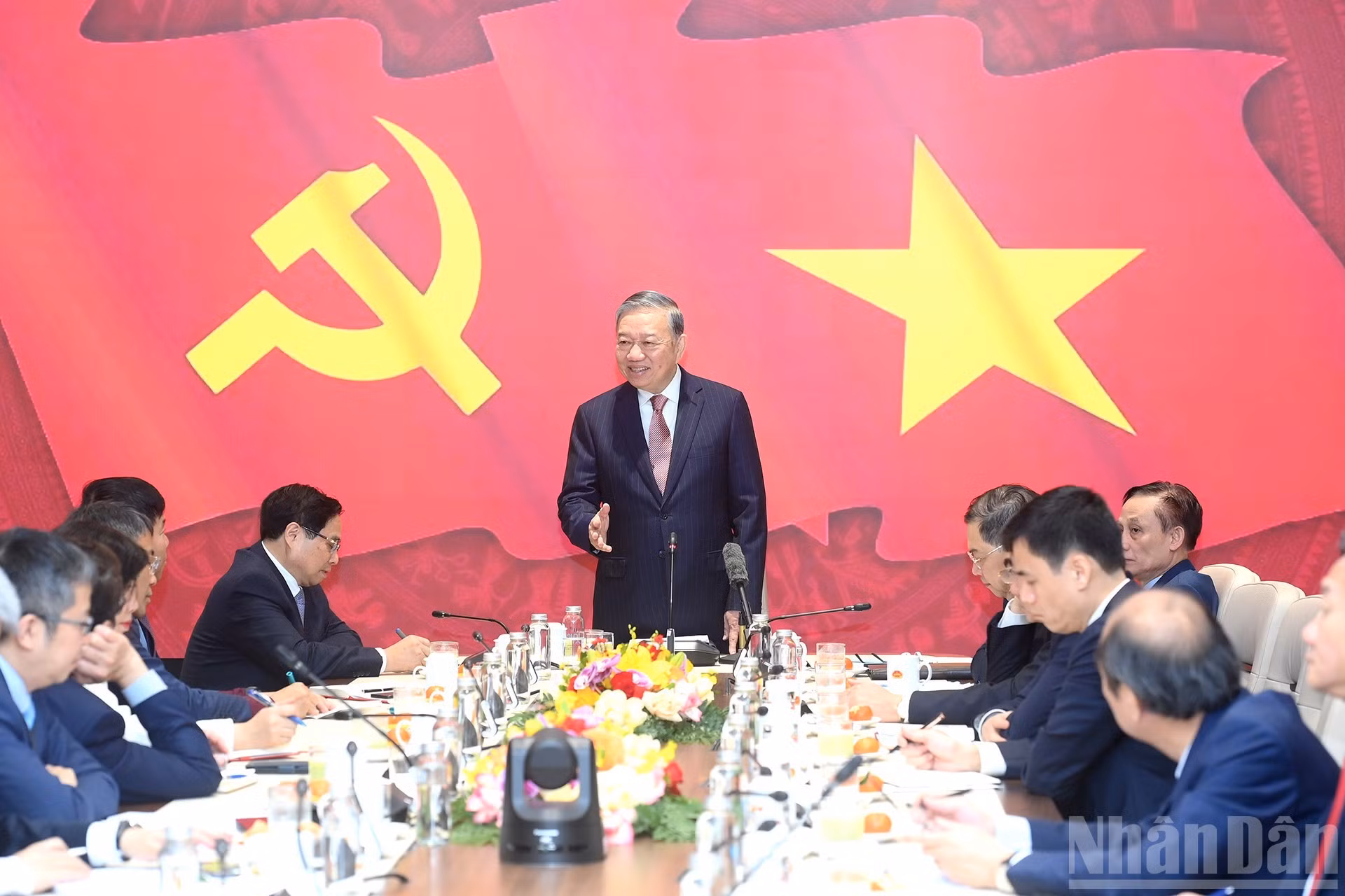 Tổng Bí thư Tô Lâm phát biểu tại cuộc làm việc với các Đại sứ, Trưởng cơ quan đại diện Việt Nam tại nước ngoài tham dự Đại hội XIV của Đảng.