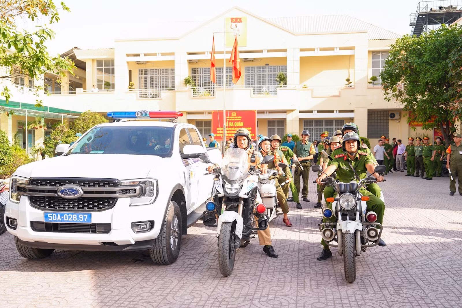 Công an Phường Long Trường ra quân trấn áp các loại tội phạm trước, trong và sau Tết Nguyên đán.