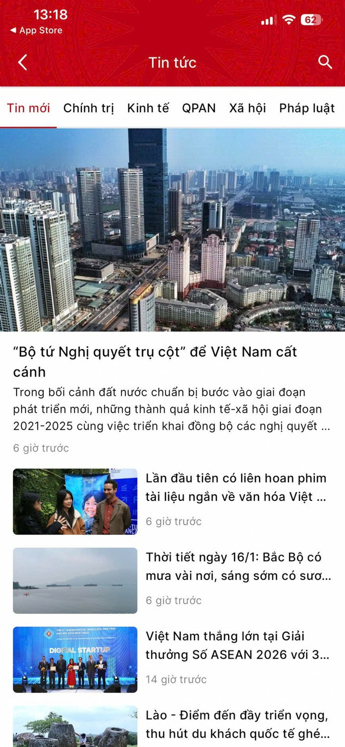 Giao diện trang chủ và trang tính năng Tin tức của Ứng dụng Tuyên giáo và Dân vận. (Ảnh chụp màn hình)