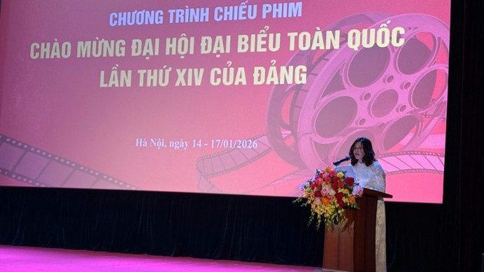 Viện trưởng Viện Phim Việt Nam Lê Thị Hà phát biểu khai mạc.