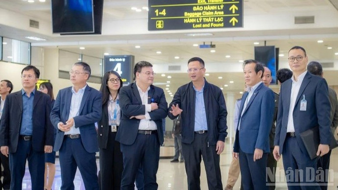 Cục Hàng không Việt Nam yêu cầu các đơn vị chức năng tuyệt đối không được chủ quan, lơ là, các dây chuyền phải được vận hành thông suốt, bảo đảm an toàn tuyệt đối cho các chuyến bay, trước mắt là phục vụ Đại hội Đảng XIV.