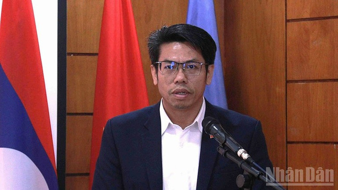 Đồng chí Sakhone Phommalath, Phó Trưởng Ban Tuyên huấn Trung ương Đảng Nhân dân Cách mạng Lào. (Ảnh: DUY TOÀN)