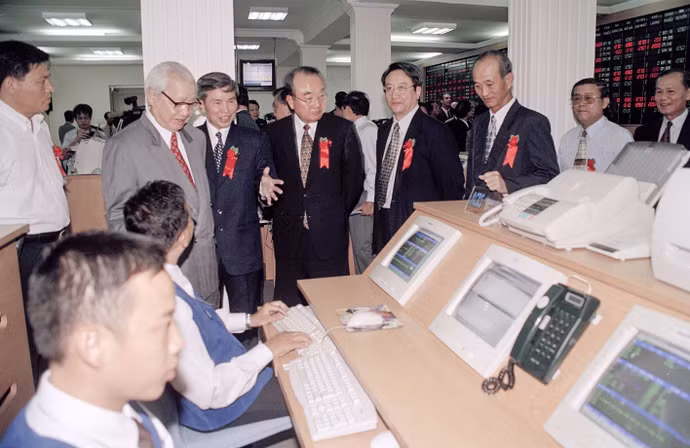vna-potal-dai-hoi-lan-thu-viii-cua-dang-tiep-tuc-doi-moi-day-manh-cong-nghiep-hoa-hien-dai-hoa-dat-nuoc-5244920.jpg
