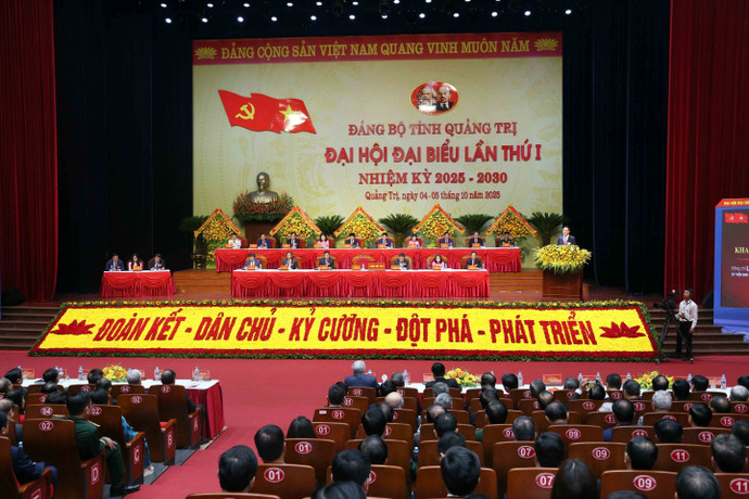 vna-potal-tien-toi-dai-hoi-xiv-cua-dang-khai-mac-dai-hoi-dai-bieu-dang-bo-tinh-quang-tri-lan-thu-nhat-8317916.jpg