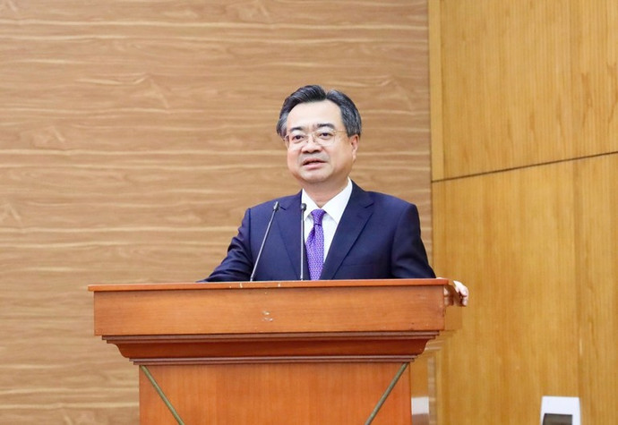 Đồng chí Nguyễn Thanh Nghị phát triển tại hội nghị.