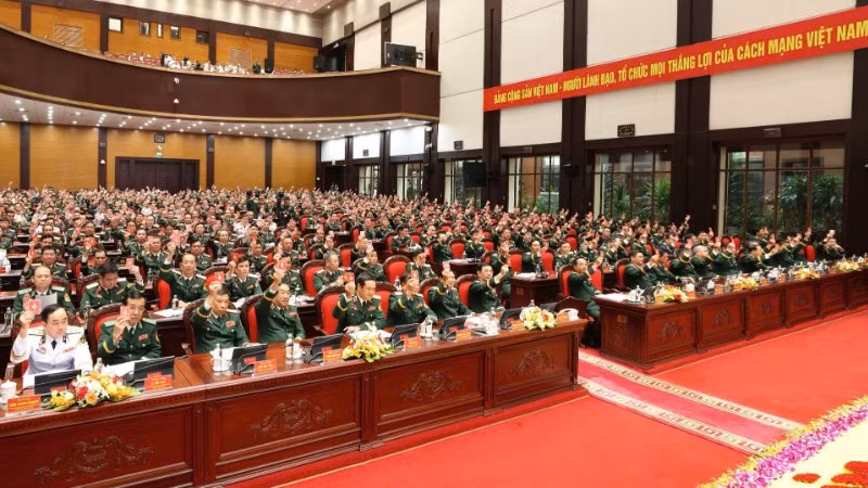 Đại hội biểu quyết.