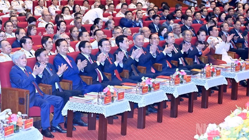 Tổng Bí thư Tô Lâm, Chủ tịch nước Lương Cường, Thủ tướng Chính phủ Phạm Minh Chính, Chủ tịch Quốc hội Trần Thanh Mẫn cùng các đồng chí lãnh đạo, nguyên lãnh đạo Đảng, Nhà nước dự lễ kỷ niệm 80 năm Ngày truyền thống Công an nhân dân (19/8/1945-19/8/2025). (Ảnh: ĐĂNG KHOA)
