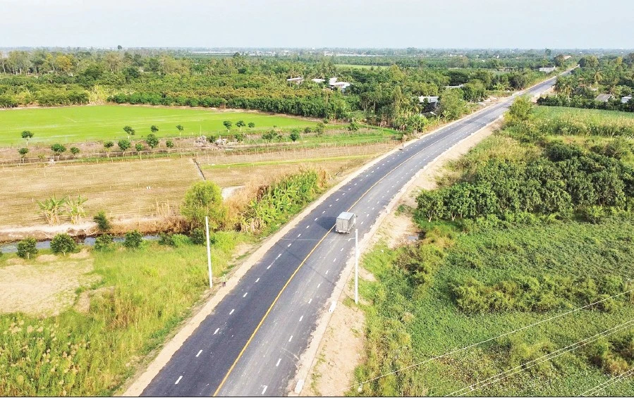 Quốc lộ 30 đoạn Cao Lãnh-Hồng Ngự giai đoạn 3 đã được nâng cấp, đưa vào hoạt động.