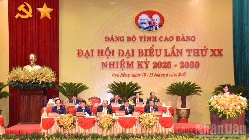 Đoàn chủ tịch Đại hội Đảng bộ tỉnh Cao Bằng lần thứ 20, nhiệm kỳ 2025-2030.