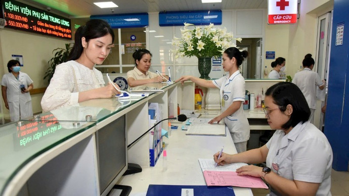 don-tiep-nguoi-dan-den-kham-chua-benh-tai-benh-vien-phu-san-trung-uong-anh-tran-hai.jpg