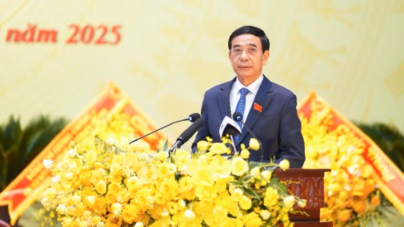 Đại tướng Phan Văn Giang, Ủy viên Bộ Chính trị, Phó Bí thư Quân ủy Trung ương, Bộ trưởng Quốc phòng phát biểu tại đại hội. (Ảnh: TUẤN SƠN)