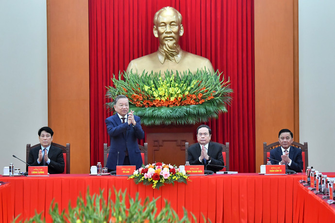 Tổng Bí thư Tô Lâm và các đồng chí lãnh đạo Đảng, Nhà nước chủ trì hội nghị.