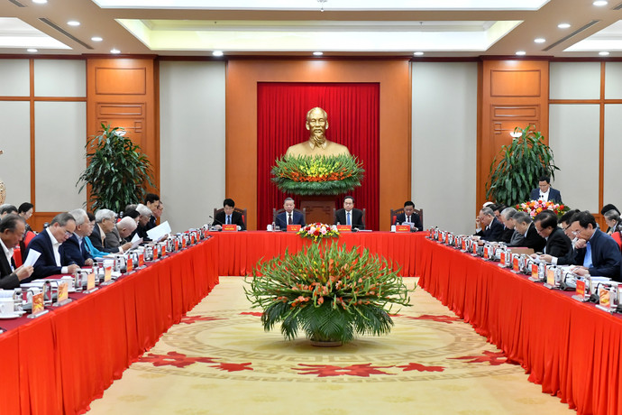 Bộ Chính trị, Ban Bí thư tổ chức hội nghị các đồng chí nguyên lãnh đạo Đảng, Nhà nước góp ý kiến vào các dự thảo văn kiện trình Đại hội XIV của Đảng.