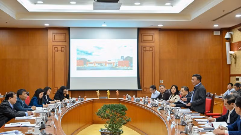 Quang cảnh cuộc họp. 