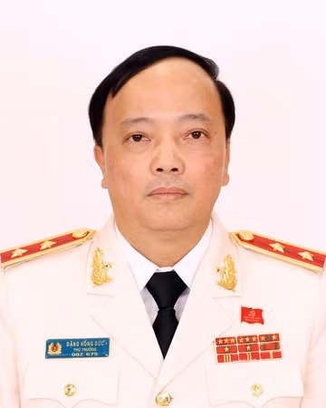 20-dang-hong-duc-bo-cong-an.jpg