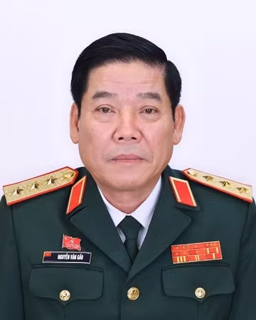 22-nguyen-van-gau-bo-quoc-phong.jpg