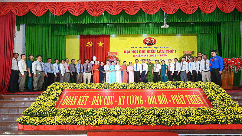 Ra mắt Ban Chấp hành Đảng bộ phường Đạo Thạnh, nhiệm kỳ 2025-2030.