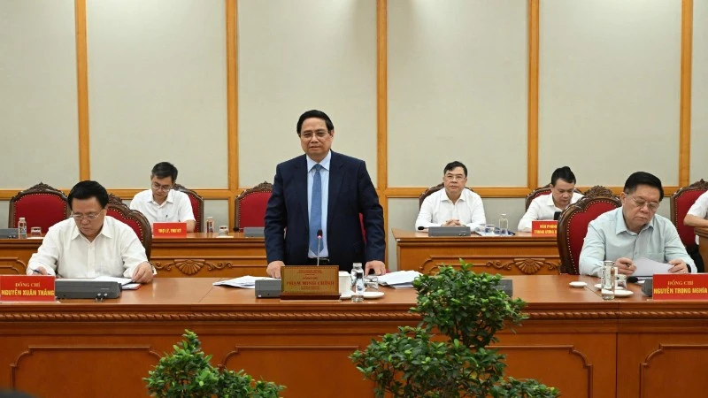 Thủ tướng Chính phủ Phạm Minh Chính chủ trì làm việc với các Ban Thường vụ Thành ủy Hải Phòng và Tỉnh ủy Quảng Ngãi. (Ảnh: TRẦN HẢI)