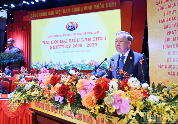 tong-bi-thu-to-lam-du-dai-hoi-mat-tran-to-quoc-vietnam.jpg