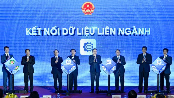 ra-mat-cong-phap-luat-quoc-gia-2025-1.jpg